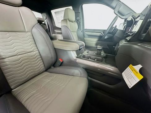 New 2026 Chevrolet Silverado 1500 ZR2 image 30