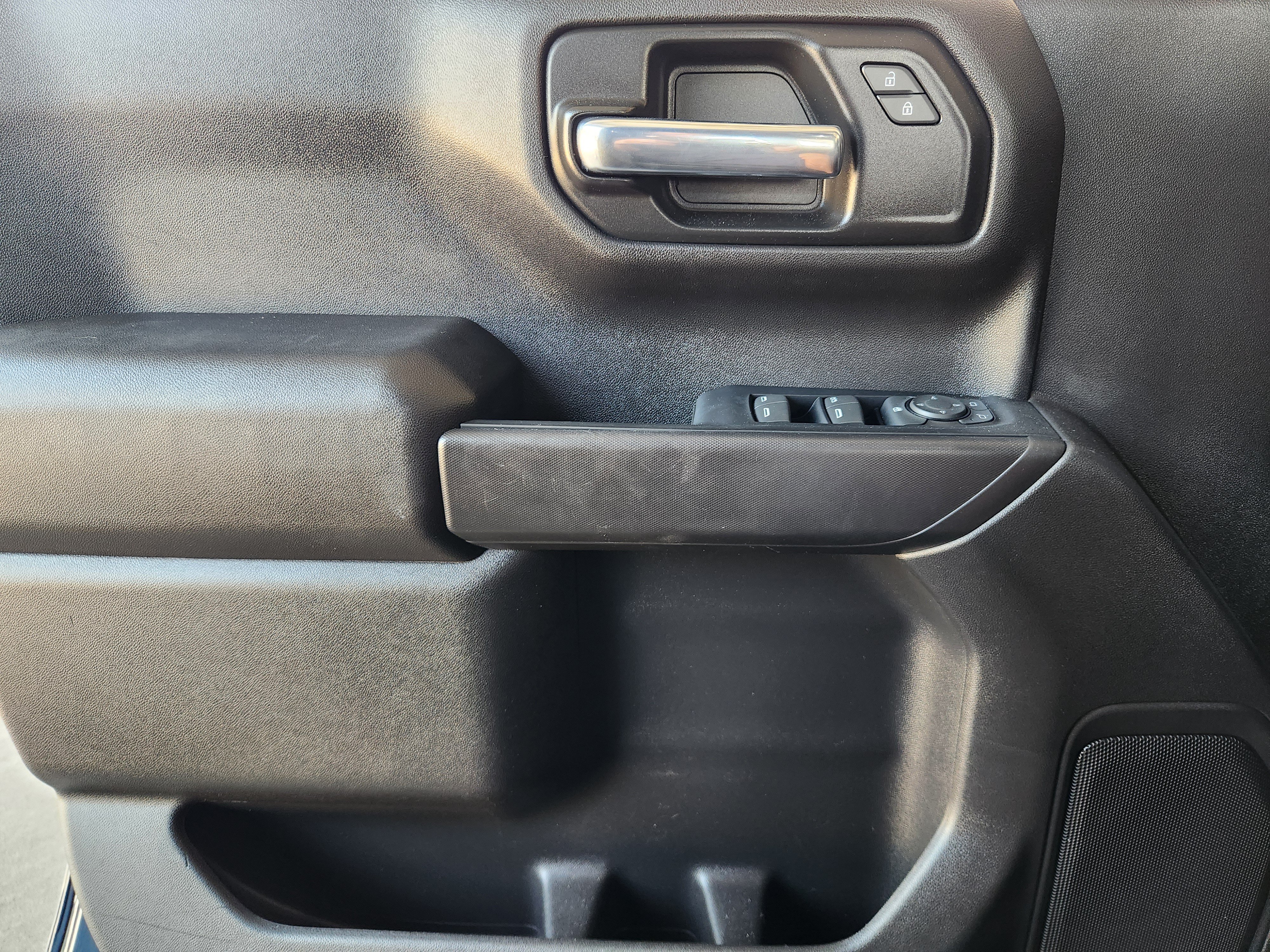 Used 2023 Chevrolet Silverado 1500 Custom RWD image 21