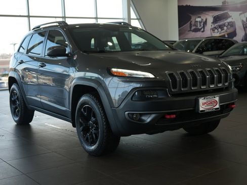 Used 2016 Jeep Cherokee Trailhawk w/ Comfort/Convenience Group image 5
