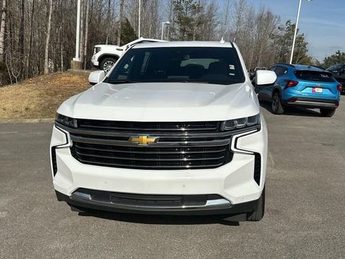 Used 2024 Chevrolet Suburban LT image 9