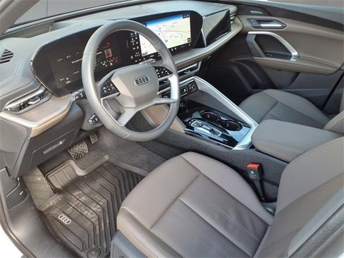 Used 2025 Audi Q5 Premium Plus w/ Premium Plus image 14