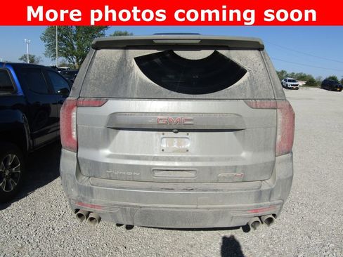 Used 2024 GMC Yukon XL AT4 w/ Technology Package image 4