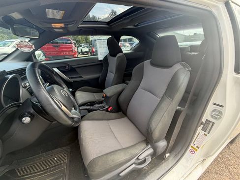 Used 2015 Scion tC FWD image 8