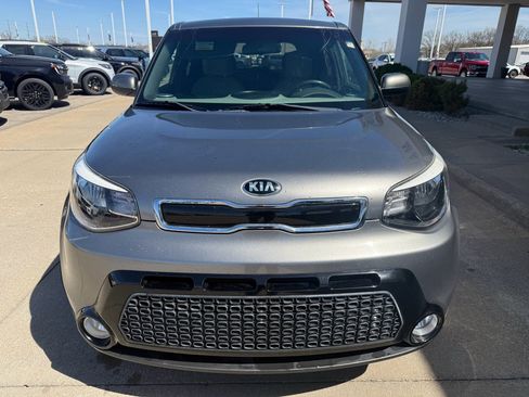 Used 2016 Kia Soul + image 2