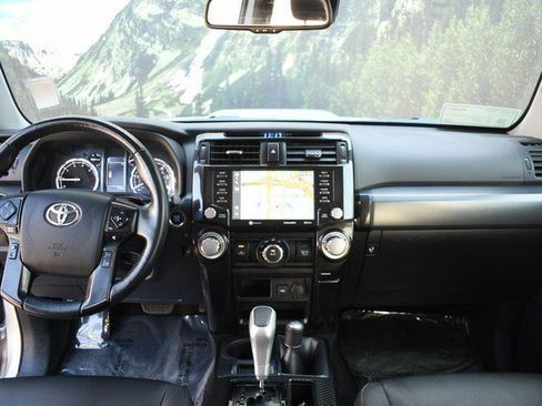 Used 2024 Toyota 4Runner TRD Off-Road Premium AWD/4WD image 18