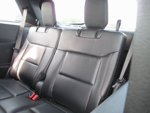 Used 2020 Ford Explorer XLT w/ Equipment Group 202A image 17