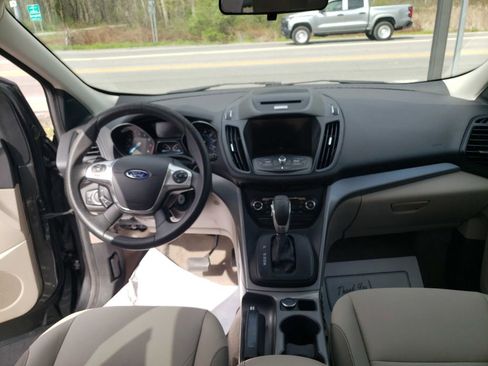 Used 2016 Ford Escape SE w/ Equipment Group 201A FWD image 26
