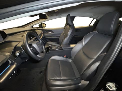 Used 2024 Toyota Prius XLE image 9