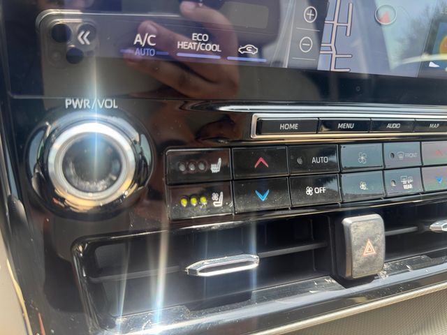 Used 2022 Toyota Highlander Platinum FWD image 19
