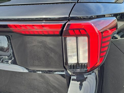 New 2026 Ford Explorer Active w/ Active Comfort Package RWD image 6