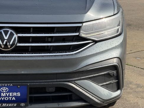 Used 2024 Volkswagen Tiguan SE AWD/4WD image 4