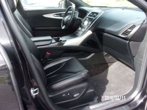 Used 2018 Lincoln MKX Premiere w/ Cargo Accessories Package image 13