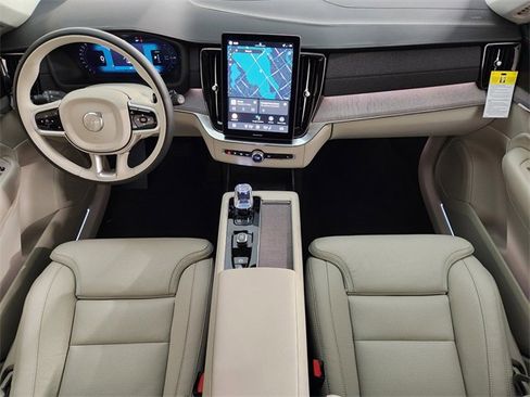 New 2026 Volvo XC90 T8 Ultra w/ Protection Package Premier image 4