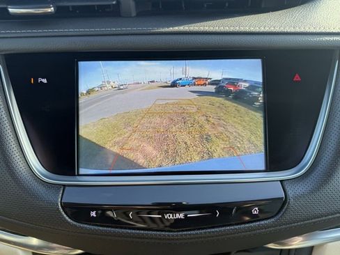 Used 2018 Cadillac XT5 FWD image 22