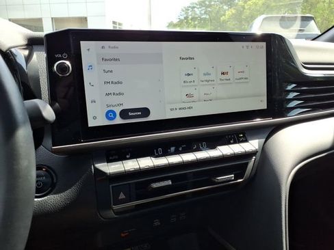 Used 2025 Toyota Camry XSE image 17