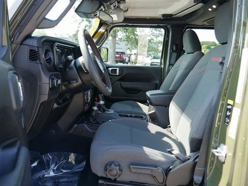 Used 2024 Jeep Wrangler Unlimited Rubicon image 13