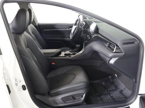 Used 2024 Toyota Camry XSE w/ Navigation Package image 35