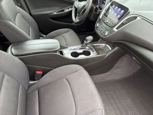 Used 2024 Chevrolet Malibu LT image 40