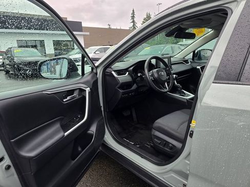 Used 2019 Toyota RAV4 XLE AWD/4WD image 21