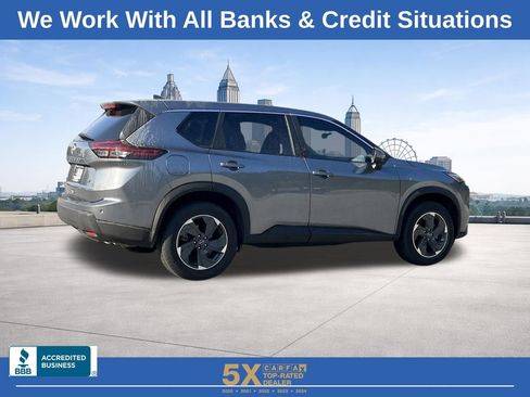 Used 2024 Nissan Rogue SV image 26