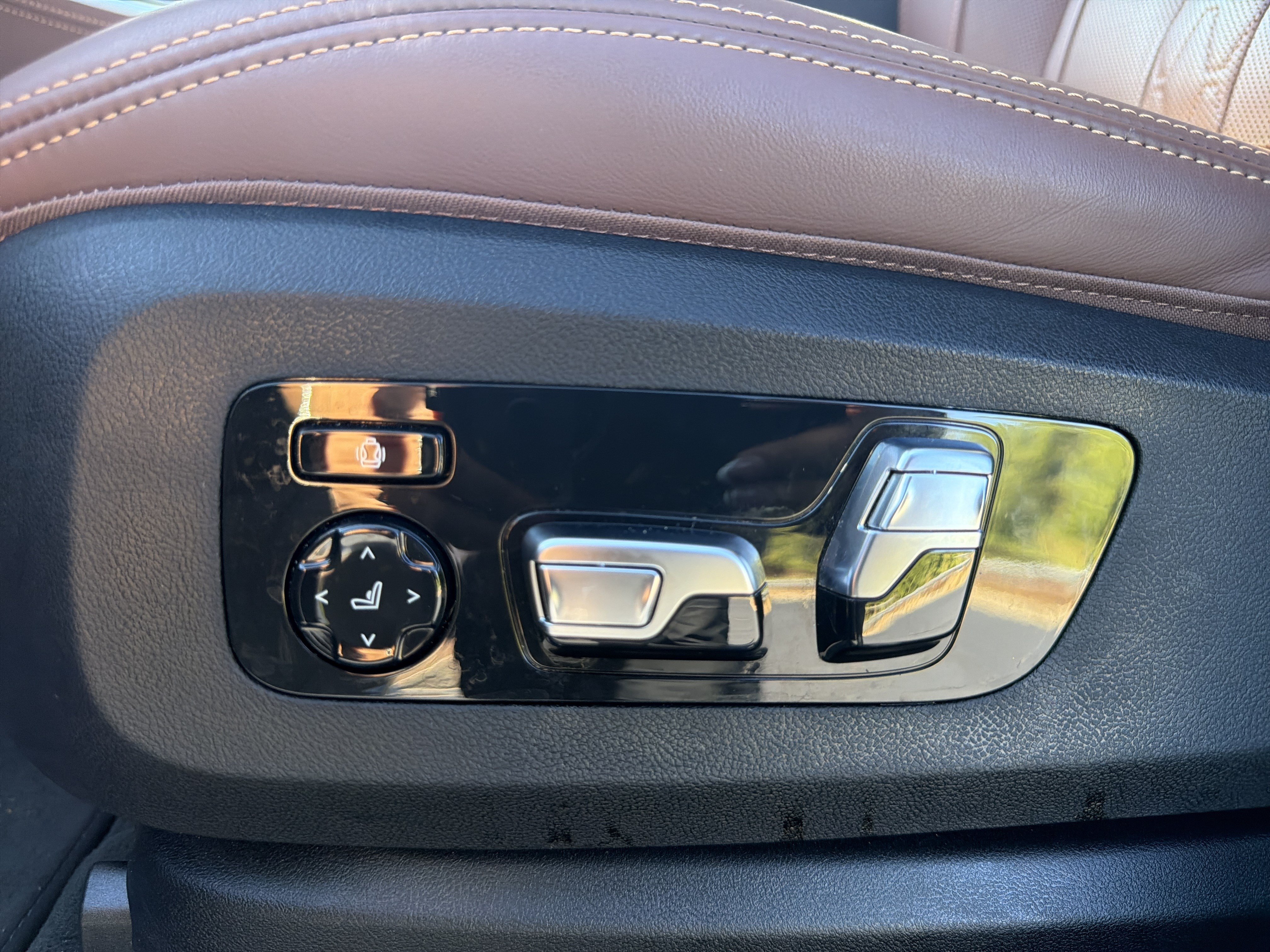 Used 2026 BMW X5 M60i AWD/4WD image 31