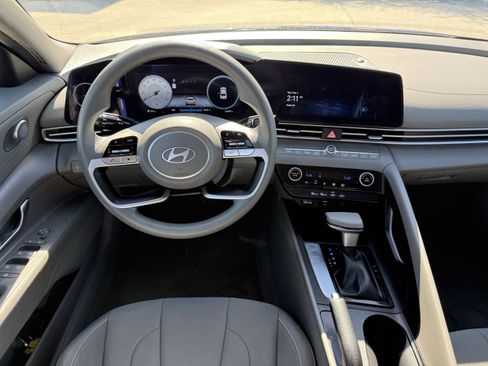 Used 2024 Hyundai Elantra SEL image 14