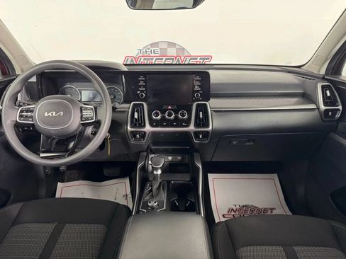Used 2023 Kia Sorento LX FWD image 11