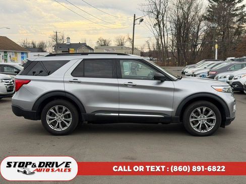 Used 2021 Ford Explorer XLT w/ Equipment Group 202A image 6