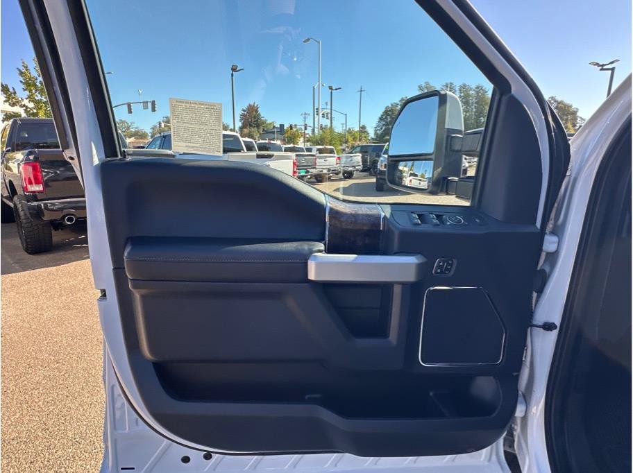 Used 2022 Ford F250 Lariat w/ Lariat Value Package AWD/4WD image 15