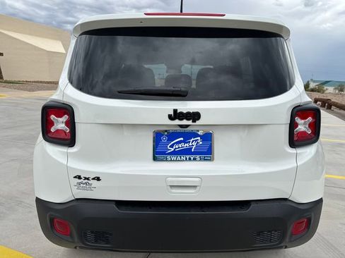 Used 2023 Jeep Renegade Latitude image 4