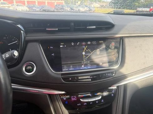 Used 2018 Cadillac XT5 Premium Luxury w/ Driver Assist Package AWD/4WD image 17