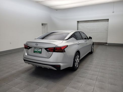 Used 2023 Nissan Altima 2.5 S FWD image 9