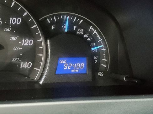 Used 2015 Toyota Camry LE image 30