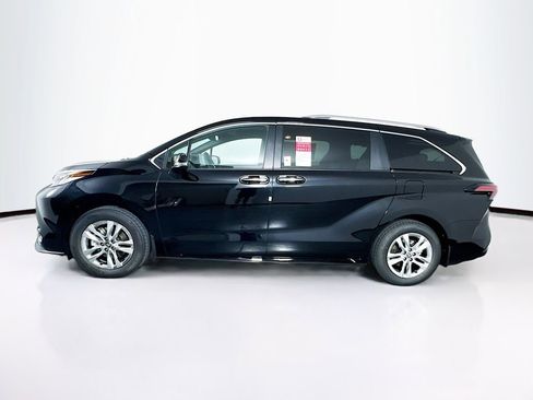 New 2026 Toyota Sienna Limited AWD/4WD image 5