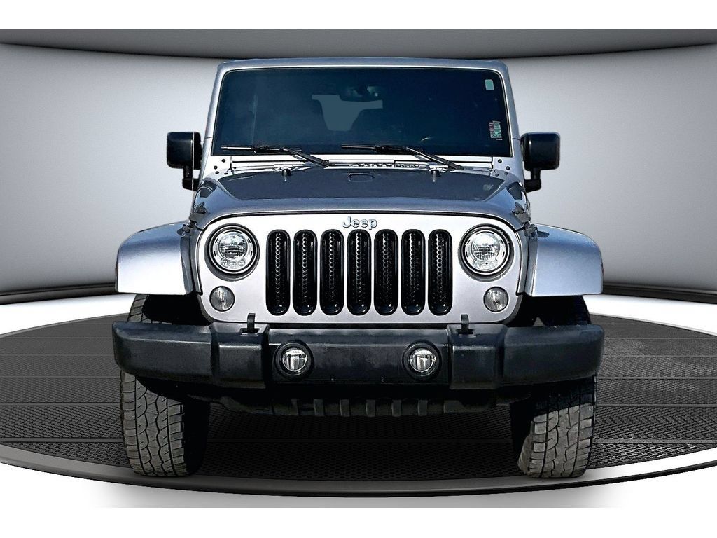 Used 2017 Jeep Wrangler Unlimited Rubicon w/ Connectivity Group AWD/4WD image 4