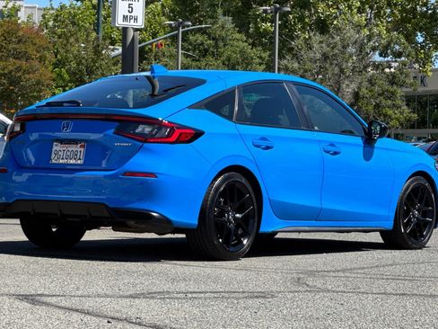 Used 2023 Honda Civic Sport image 4