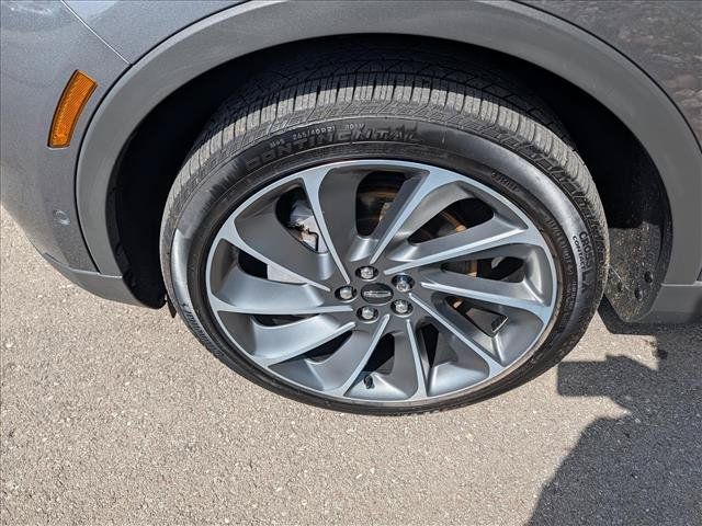 Used 2023 Lincoln Nautilus Reserve w/ Equipment Group 201A AWD/4WD image 9