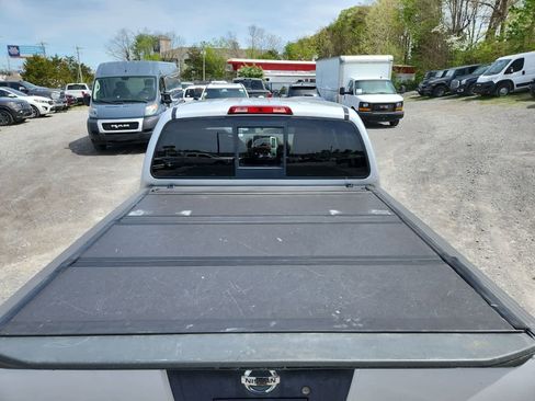 Used 2018 Nissan Frontier SV image 5