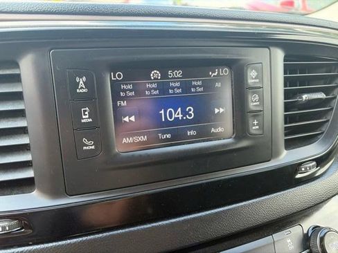 Used 2017 Chrysler Pacifica Touring-L FWD image 21