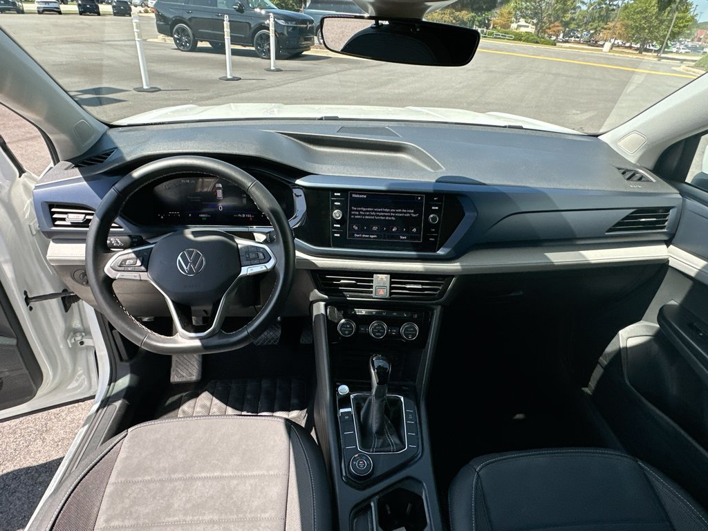 Used 2024 Volkswagen Taos SE AWD/4WD image 3