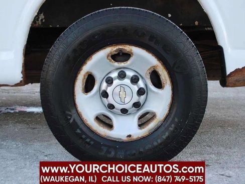 Used 2012 Chevrolet Express 2500 RWD image 9