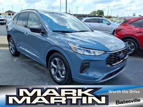 Used 2023 Ford Escape ST-Line w/ Tech Pack #1 FWD image 1