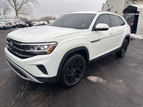 Used 2022 Volkswagen Atlas Cross Sport SE image 7