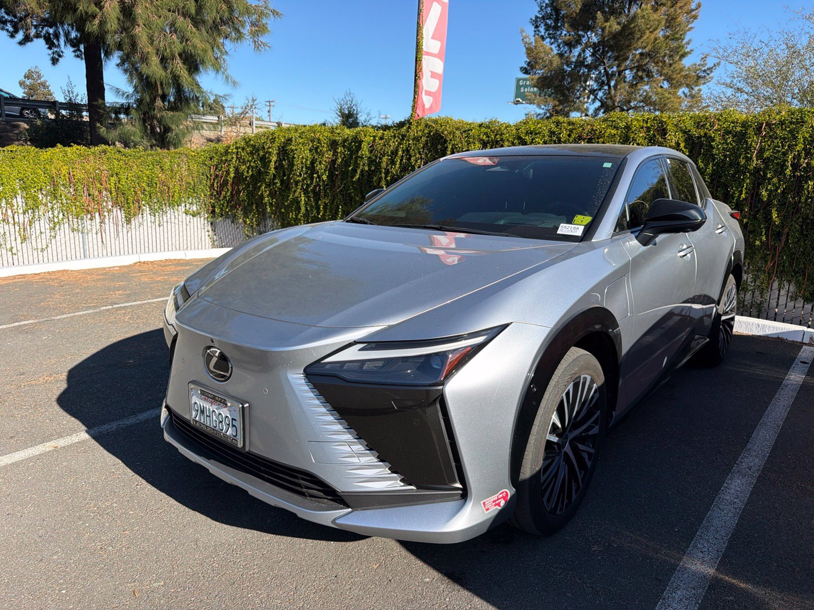 Used 2024 Lexus RZ 300e Premium w/ Technology Package FWD image 3