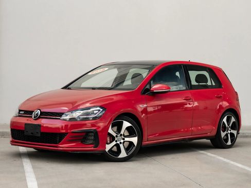 Used 2018 Volkswagen GTI SE image 15