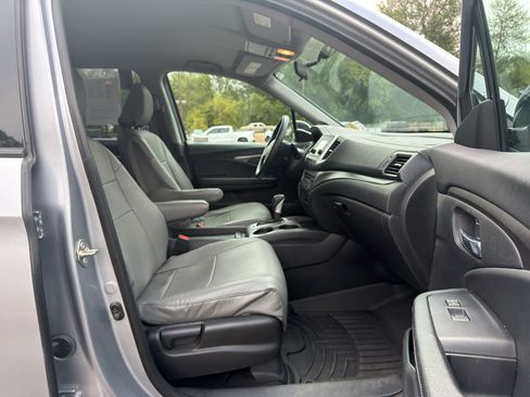 Used 2019 Honda Ridgeline Sport image 14
