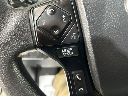 Used 2022 Toyota Tacoma SR AWD/4WD image 25