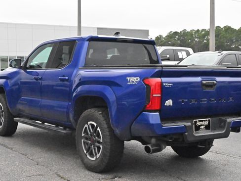 Used 2024 Toyota Tacoma TRD Sport image 11
