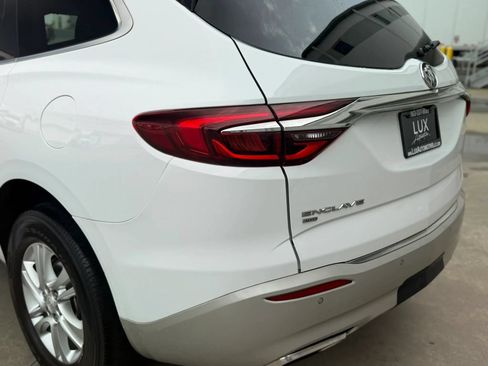 Used 2021 Buick Enclave Essence AWD/4WD image 11