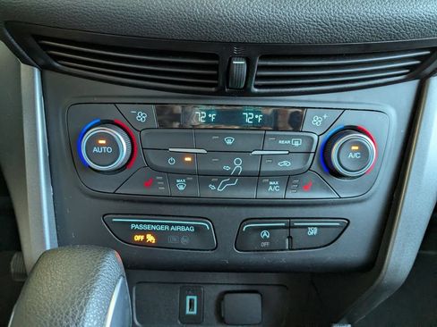 Used 2018 Ford Escape SE w/ SE SYNC Package FWD image 11